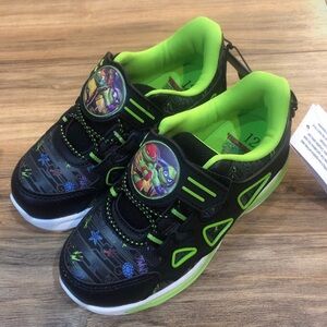 TMNT Toddler Boys Light Up Sneakers Size 12